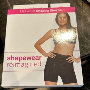 NWT Yummie by Heather Thompson shape short